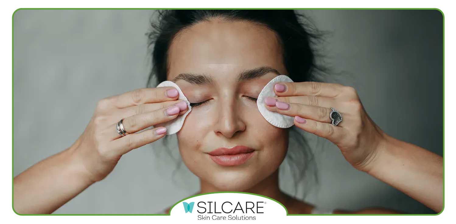 پاکسازی پوست خشک دور چشم