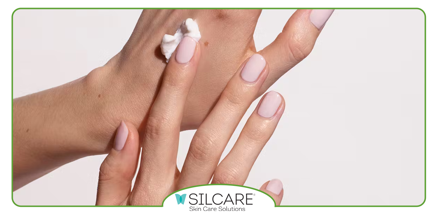 آموزش استفاده از لوسیون دست و ناخن سیلکر برای مراقبت روزانه