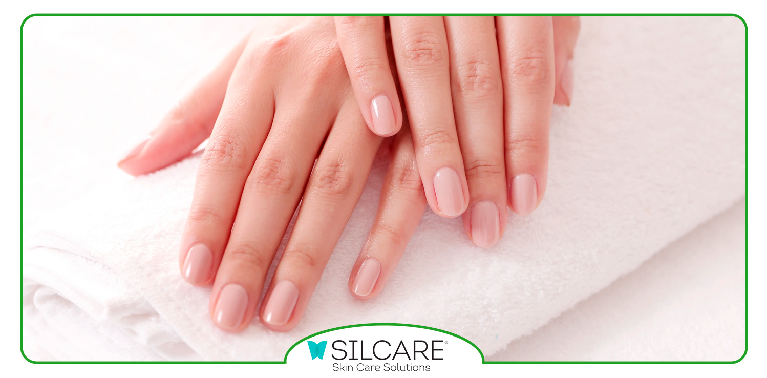 طرز صحیح استفاده از لوسیون ناخن سیلکر