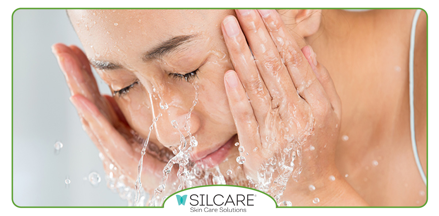 مراحل اجرای روتین مراقبت پوستی با ژل شستشوی سیلکر